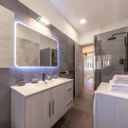 Confidential Silent Cressa